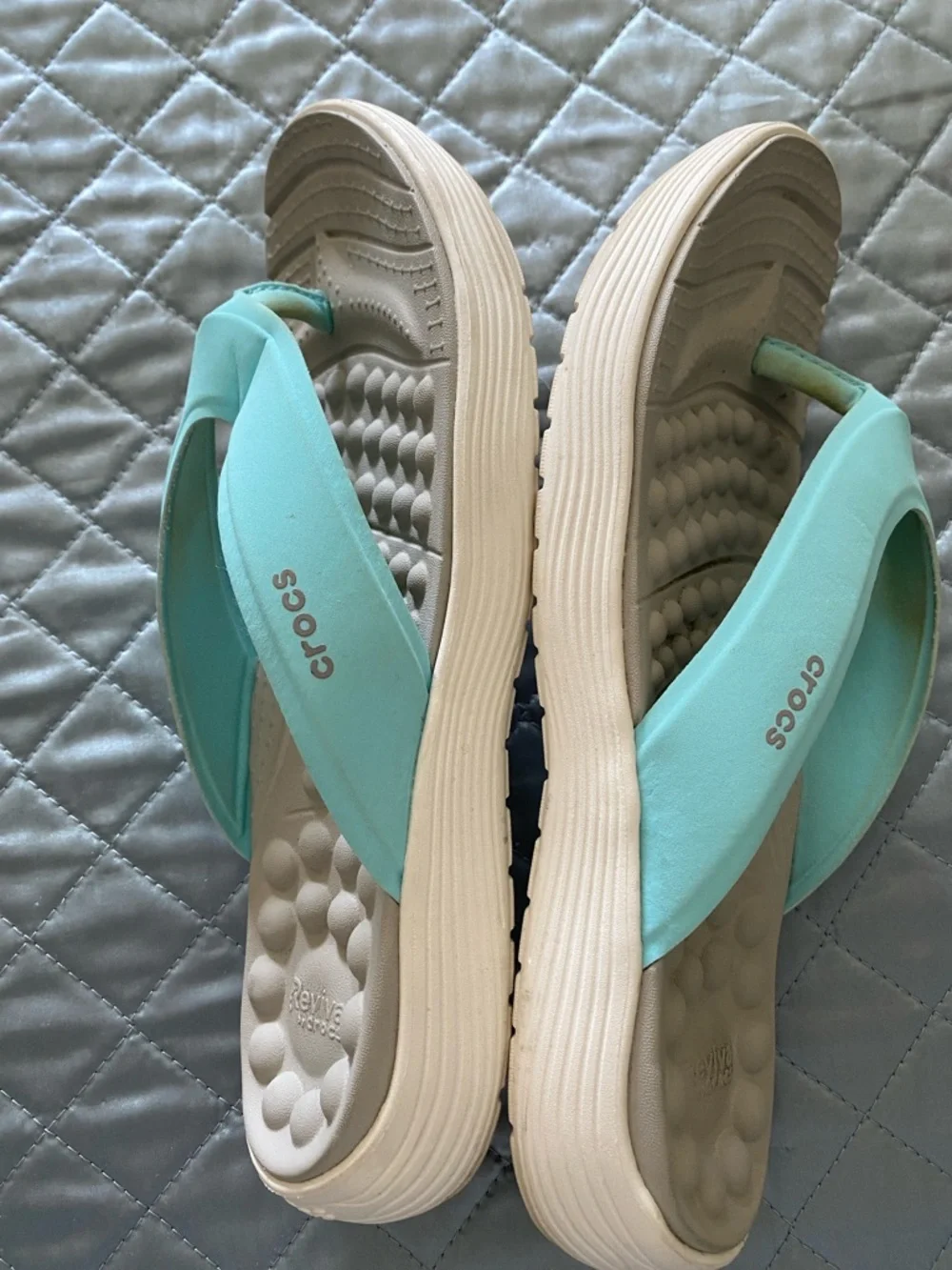 CROCS Women’s Mint Green Reviva Flip Sandals - Picture 3 of 3